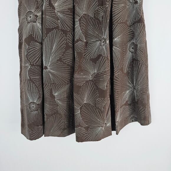 🦃Talbots Pure Silk Pleated Skirt Brown Silver Floral Embroidered Floral Size 12 - Picture 5 of 8